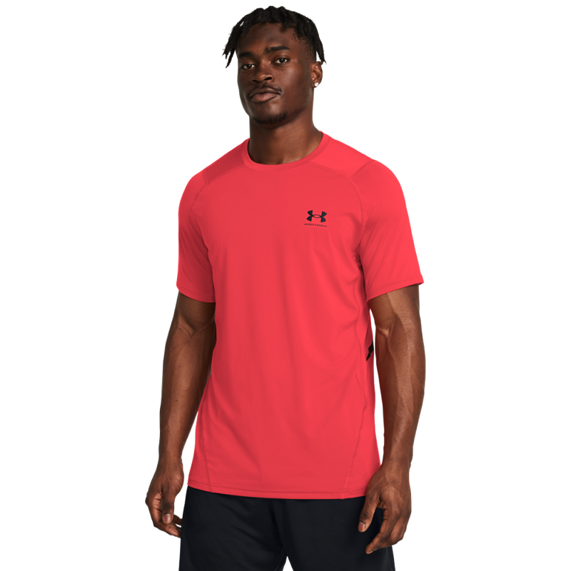 
Moška športna majica Under Armour HG Armour FTD Graphic SS je zasnovana za aktivne moške, ki iščejo udobje in funkcionalnost med vadbo. Izdelana iz hitro sušečega in elastičnega materiala.