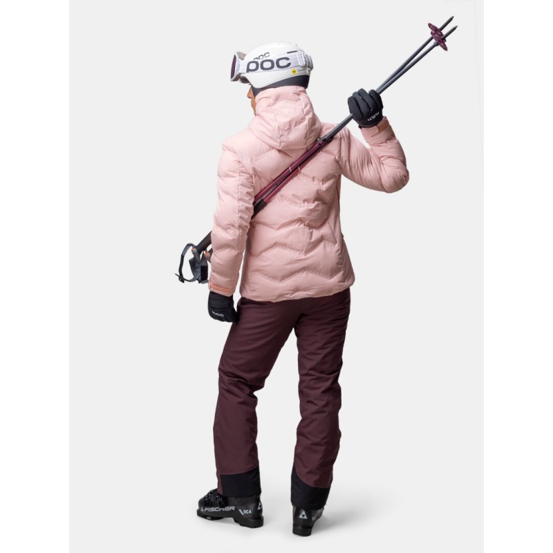 Topla in elegantna ženska smučarska puhovka Halti Nordic Black – brezšivna Microtherm® Arcty izolacija, vodoodporen material X-Welded in okolju prijazna izdelava. Idealna za hladne zimske dni in aktivno smučanje.