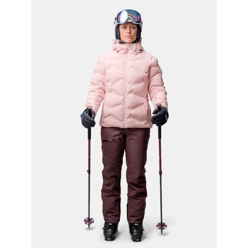 Topla in elegantna ženska smučarska puhovka Halti Nordic Black – brezšivna Microtherm® Arcty izolacija, vodoodporen material X-Welded in okolju prijazna izdelava. Idealna za hladne zimske dni in aktivno smučanje.