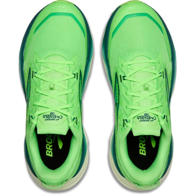 BROOKS Cascadia 19 so moške trail superge z DNA LOFT v3 blaženjem, Trail Adapt sistemom in vrhunskim oprijemom TrailTack Green. Stabilnost, zaščita in udobje za zahtevne terene.