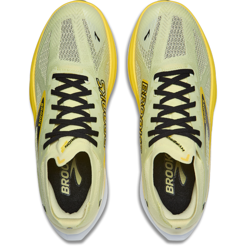BROOKS Hyperion Max 3 so lahke in odzivne moške tekaške superge z DNA GOLD in DNA FLASH v2 blaženjem ter SpeedVault ploščo. Idealne za tempo teke, intervale in hitre treninge.