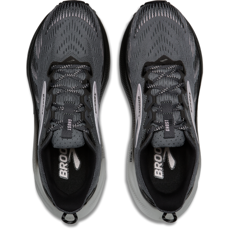 Preizkusi Brooks Ghost Trail – popolne ženske trail superge za prehod s ceste na gozdne poti. Mehko DNA LOFT v3 blaženje, zanesljiv TrailTack oprijem in maksimalno udobje pri vsakem koraku. Na voljo v AS Sport Outlet.