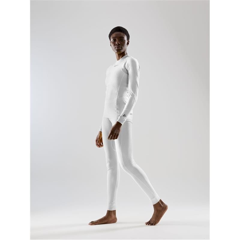 Ženska funkcionalna majica CRAFT PRO Dry Active Extreme X nudi izjemen prenos vlage, zračnost in toplotno regulacijo za intenzivne treninge v hladnem vremenu. Prva izbira elitnih športnic.