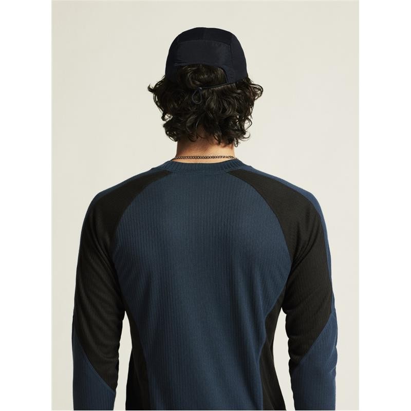 Moški termo set Craft Baselayer iz 100% recikliranega poliestra nudi toploto, hitro sušenje in udobje pri vseh zimskih športih. Odličen osnovni sloj. AS Sport Outlet.