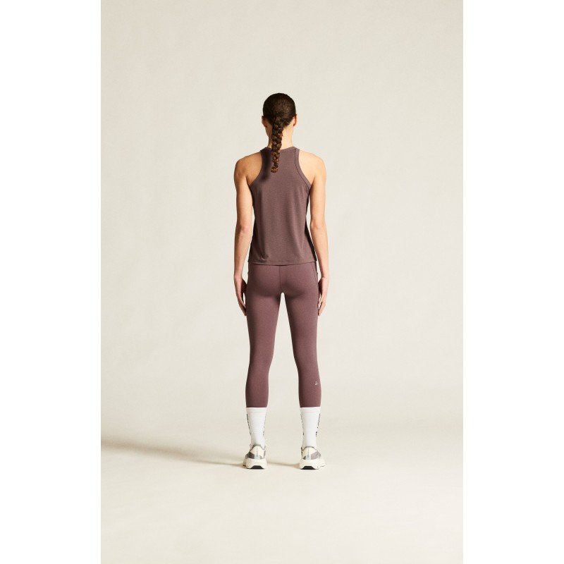 Lahka ženska športna majica brez rokavov CRAFT za tek, fitness in trening. Zračna mrežasta tkanina in maksimalno udobje. Na voljo v AS Sport Outlet.