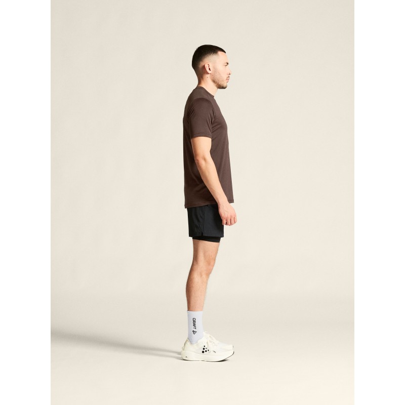 Kakovostna moška športna majica CRAFT za tek, fitness in trening. Zračna, hitro sušeča in udobna za aktivne. Na voljo v AS Sport Outlet.