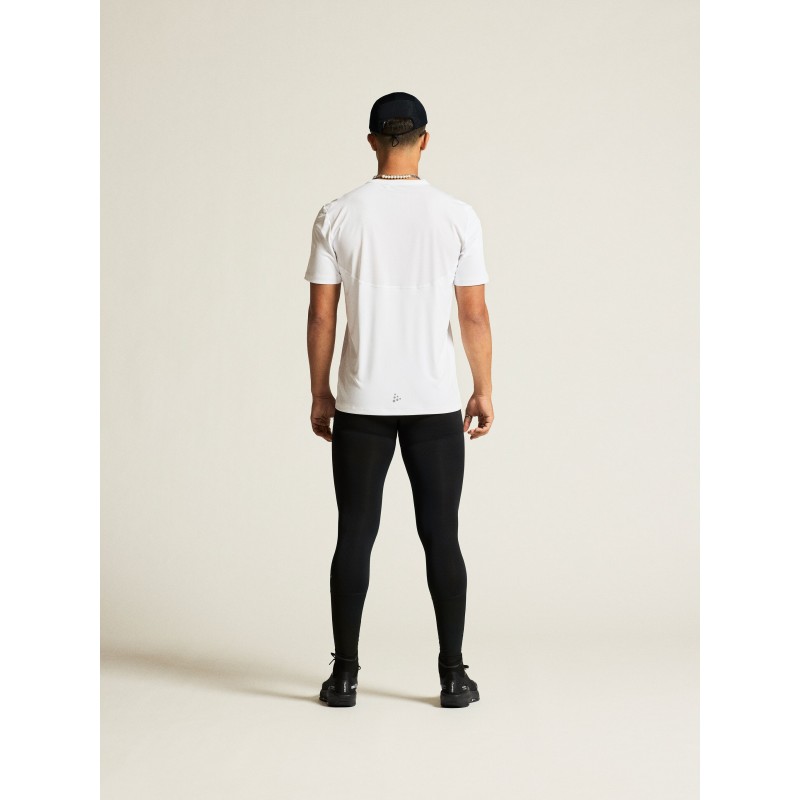 Lahka moška majica za šport CRAFT z odličnim odvajanjem vlage. Idealna za intenzivne treninge. Kupite ugodno v AS Sport Outlet.