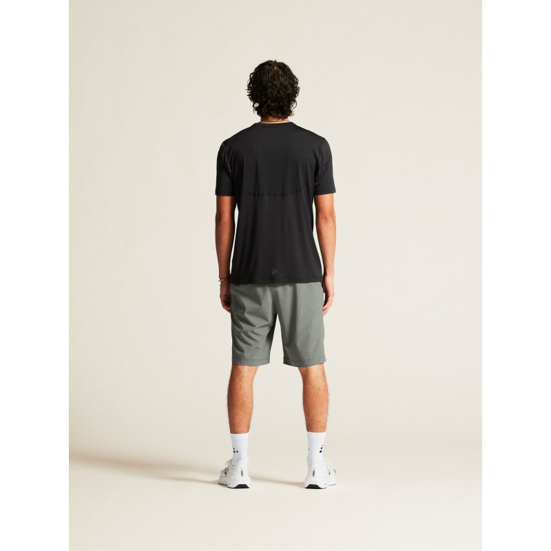 Lahka moška majica za šport CRAFT z odličnim odvajanjem vlage. Idealna za intenzivne treninge. Kupite ugodno v AS Sport Outlet.