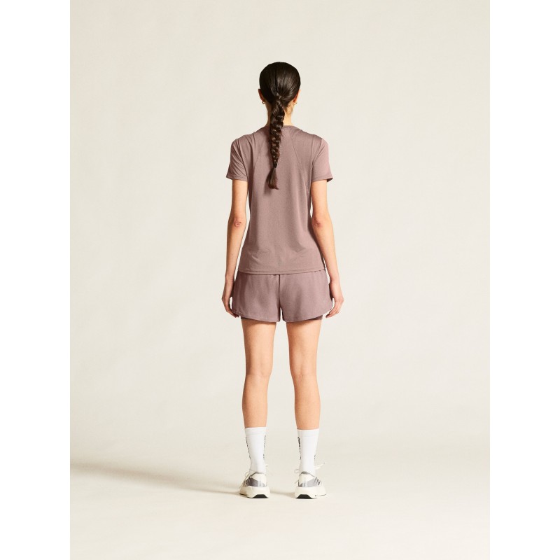 Funkcionalne ženske kratke hlače CRAFT 2v1 za tek in trening. Notranje pajkice, žep za telefon in vrhunsko udobje. Na voljo v AS Sport Outlet.