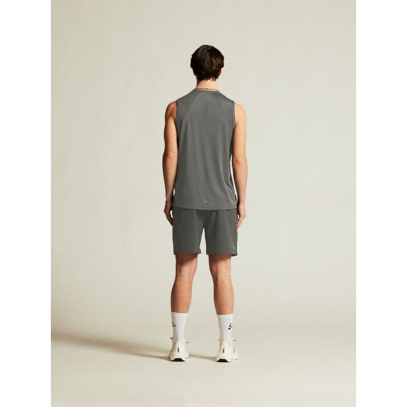 Funkcionalne moške kratke hlače CRAFT 2v1 za tek in trening. Notranje pajkice, žep za telefon in odlično udobje. Na voljo v AS Sport Outlet.