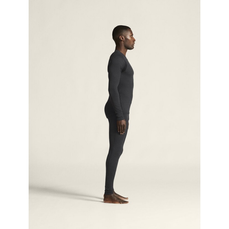 Moška termo majica CRAFT Wool Extreme X LS 2 združuje merino volno in napredno tehnologijo za toploto, suhost in udobje v mrazu. Idealna za tek na smučeh, zimski tek in pohodništvo.