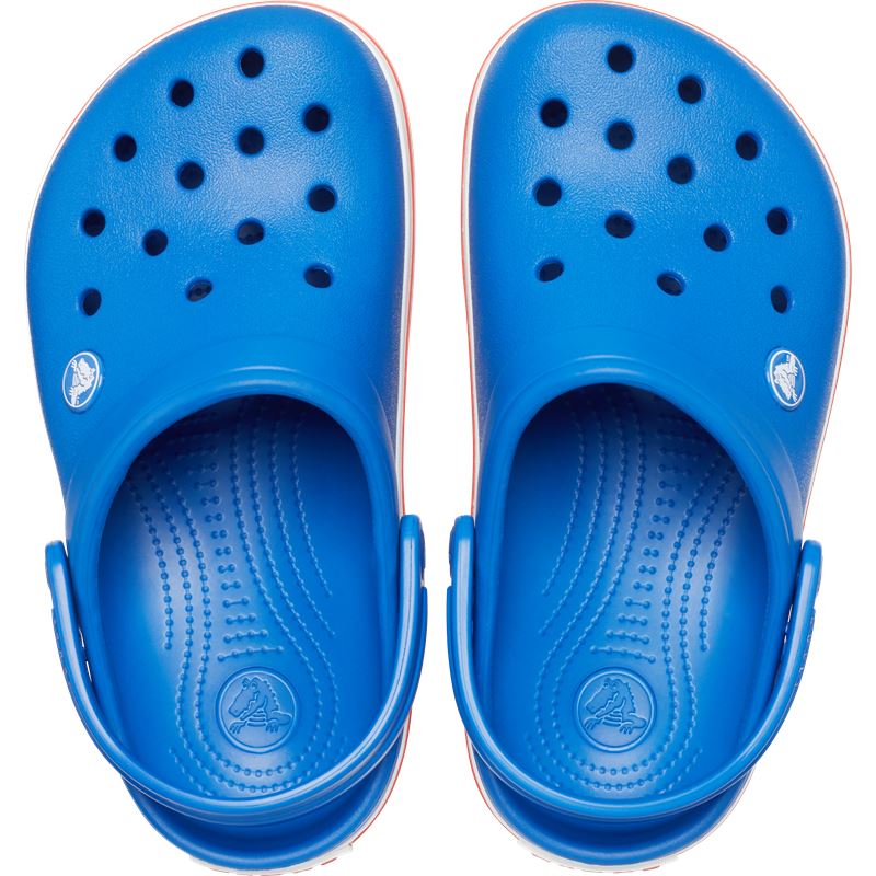 Lahki in udobni Crocs Crocband Kids Clog – popolna izbira za aktivne otroke. Športen Crocband dizajn, prezračevalne odprtine in mehko Croslite™ udobje zagotavljajo brezskrbno igro, vrtec in vsakodnevne poletne dogodivščine.