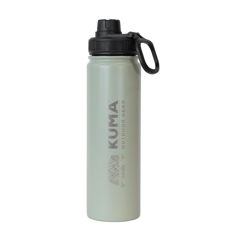 The KUMA Bomber bottle in sage color is an excellent choice for active people. Made from stainless steel with double walls and vacuum sealing, it keeps drinks cold and ensures hydration during hikes, fitness, or at work.