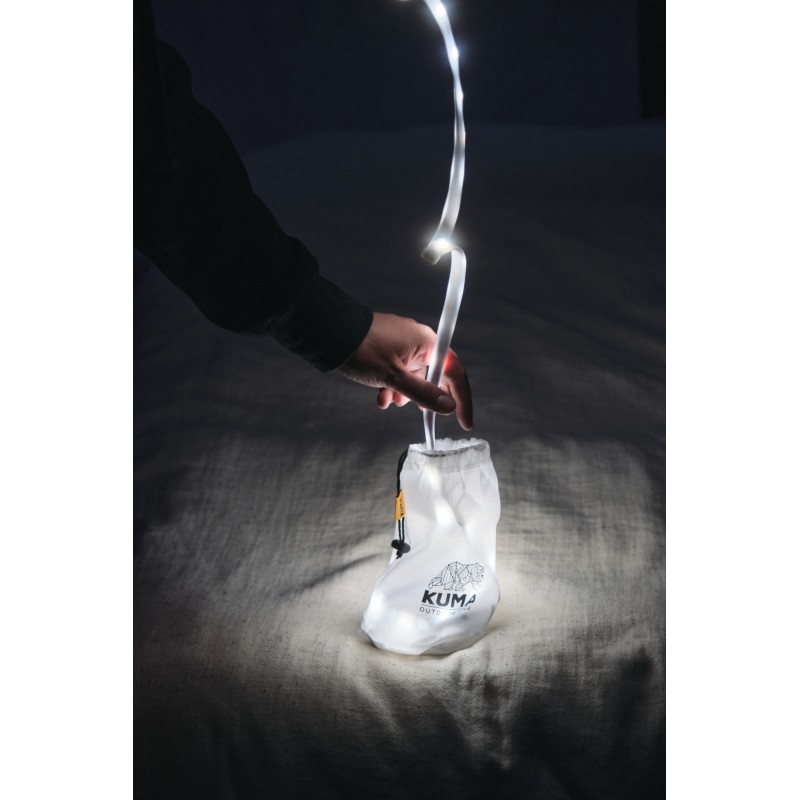 LED svetlobni trak KUMA Galaxy je idealen za kampiranje s preprosto namestitvijo, USB napajanjem in prilagodljivo svetlostjo. Kompaktna torbica za enostavno prenašanje.