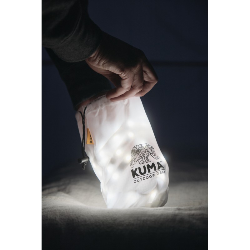 LED svetlobni trak KUMA Galaxy je idealen za kampiranje s preprosto namestitvijo, USB napajanjem in prilagodljivo svetlostjo. Kompaktna torbica za enostavno prenašanje.