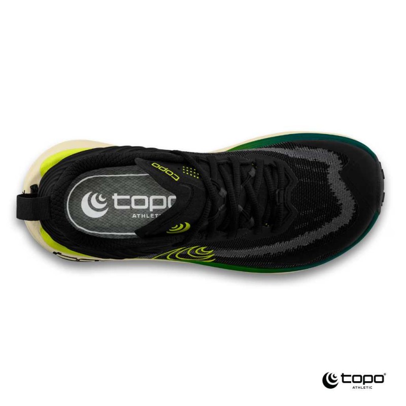 Topo Vista Black/Lime — moške trail superge Topo Athletic, zasnovane za dolge in tehnične poti. Opremljene so z maksimalno blaženjem ZipFoam, ki ublaži ostre robove stez, hkrati pa ohranja naravni ritem koraka.