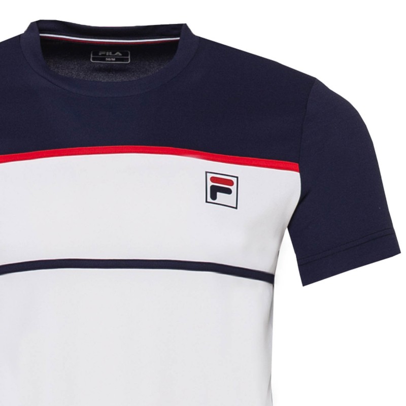 Moška majica FILA STEVE v belo-modri barvni kombinaciji je vrhunska izbira za ljubitelje tenisa, ki cenijo dovršen stil in visoko kakovost. Majica je zasnovana s poudarkom na udobju in funkcionalnosti