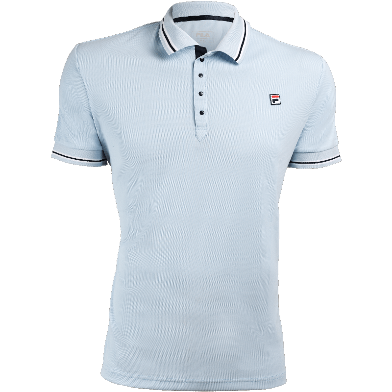 PEET sports polo shirt is a classic FILA polo shirt in light blue with a collar and 4 buttons. The best wearing comfort and optimal freedom of movement is ensured by high-quality material.