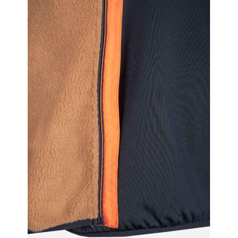 Moška jopica AULP VOGUE HOMME Sherpa je zasnovana za maksimalno toplino, udobje in sodoben videz. Izdelana je iz mehke sherpa tkanine, ki spominja na ovčjo volno, nudi odlično izolacijo in prijeten občutek na koži.