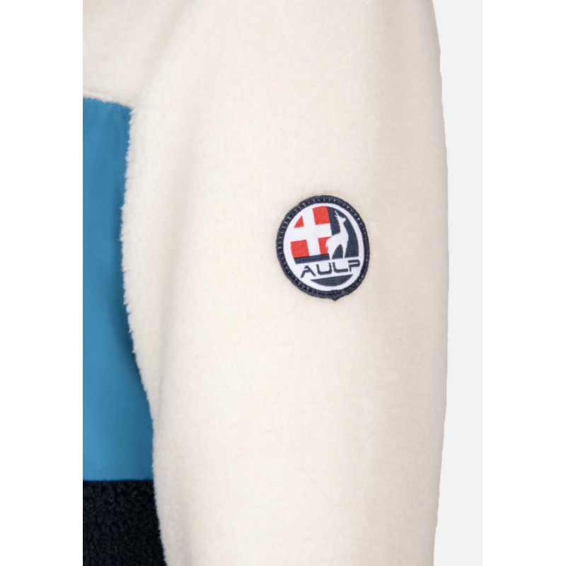 Moška jopica AULP VOGUE HOMME Sherpa je zasnovana za maksimalno toplino, udobje in sodoben videz. Izdelana je iz mehke sherpa tkanine, ki spominja na ovčjo volno, nudi odlično izolacijo in prijeten občutek na koži.