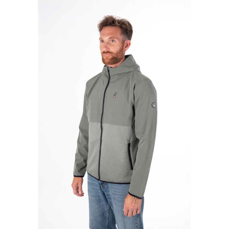 Odkrijte moško hibridno jopico AULP CHUCK BARK – izjemno lahko, raztegljivo in zračno jopico, idealno za športne aktivnosti in vsakodnevno nošenje. Popolna kot srednji sloj ali samostojen kos. Ugodna cena v AS Sport Outlet!