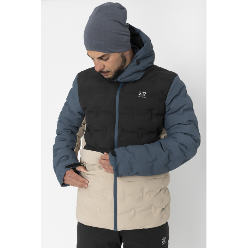 Odkrij moško smučarsko jakno 2117 MALA z izolacijo ALTO Wool in membrano 15K/15K. Topla, vodoodporna in trajnostna izbira za zahtevne zimske razmere.