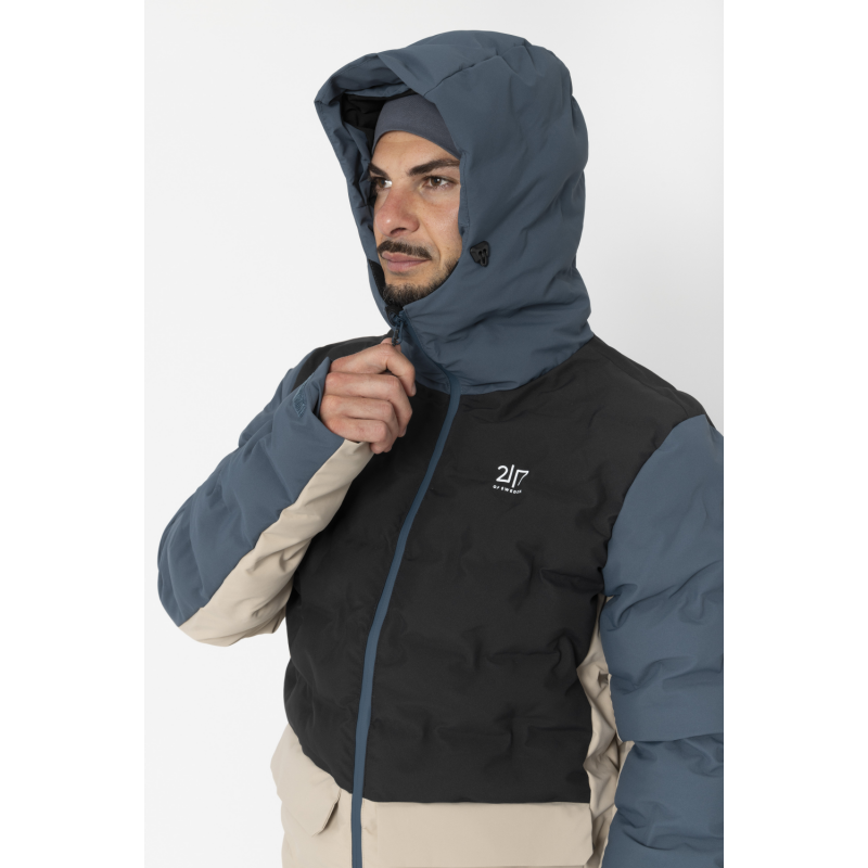 Odkrij moško smučarsko jakno 2117 MALA z izolacijo ALTO Wool in membrano 15K/15K. Topla, vodoodporna in trajnostna izbira za zahtevne zimske razmere.