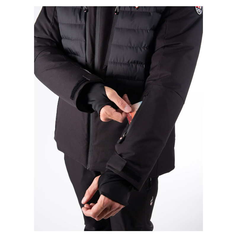 Moška smučarska jakna AULP CESAR z 15K/15K membrano, lepljenimi šivi in ripstop paneli zagotavlja vrhunsko zaščito, toplino in udobje na snegu.