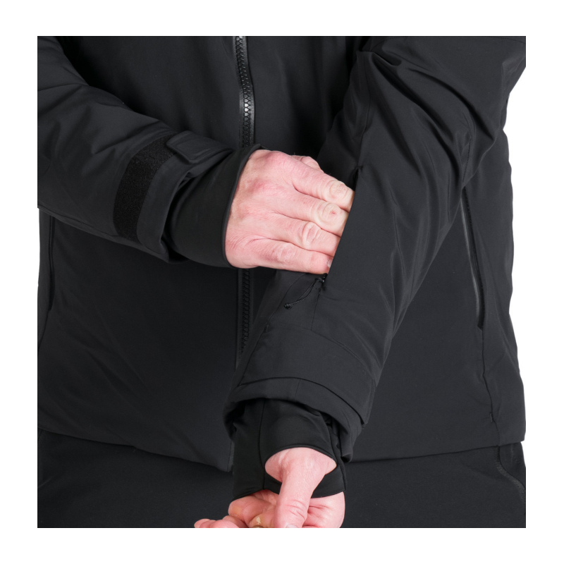 Moška smučarska jakna NORTHFINDER VALERIO ponuja 10K/10K vodoodporno zaščito, toplo izolacijo PrimaLoft® Eco Black in PFC-free obdelavo. Snežni pas, snemljiva 3D kapuca in vodoodporne YKK® zadrge za brezskrbne dni na snegu.