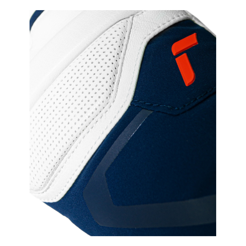 Odkrij izjemno zmogljivost in slog z moškimi smučarskimi rokavicami REUSCH ALEXIS PINTURAULT. Izdelane iz kozjega usnja z R-Loft™ izolacijo in SoftPlush podlogo nudijo toplino, oprijem in udobje profesionalne ravni.