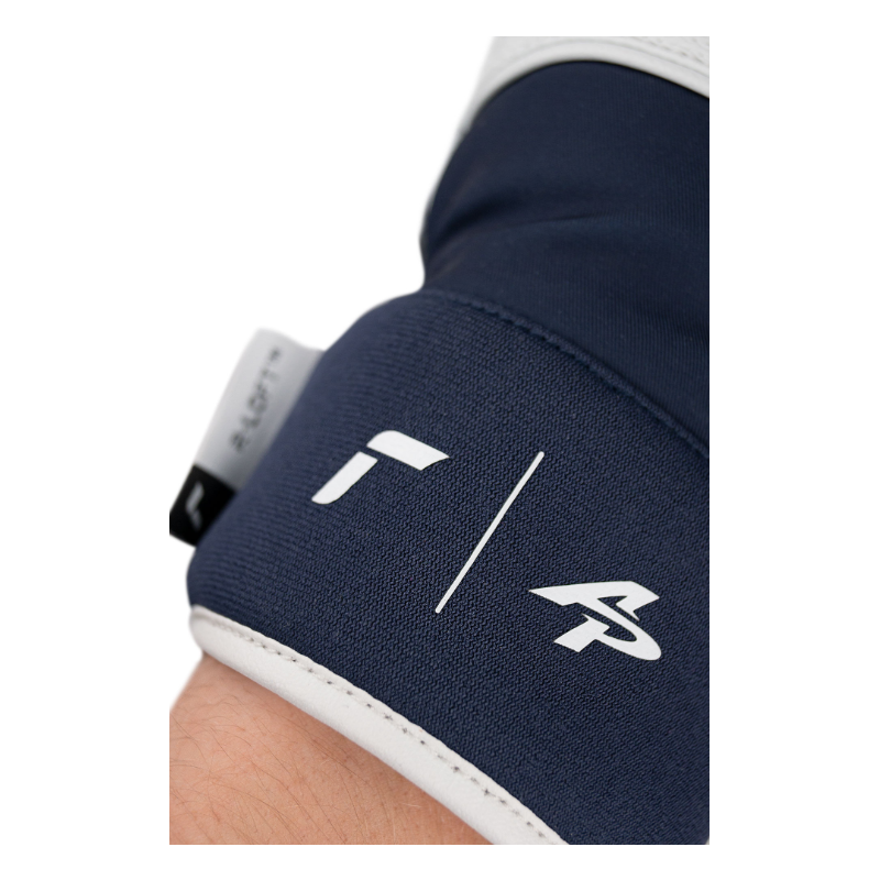 Odkrij izjemno zmogljivost in slog z moškimi smučarskimi rokavicami REUSCH ALEXIS PINTURAULT. Izdelane iz kozjega usnja z R-Loft™ izolacijo in SoftPlush podlogo nudijo toplino, oprijem in udobje profesionalne ravni.