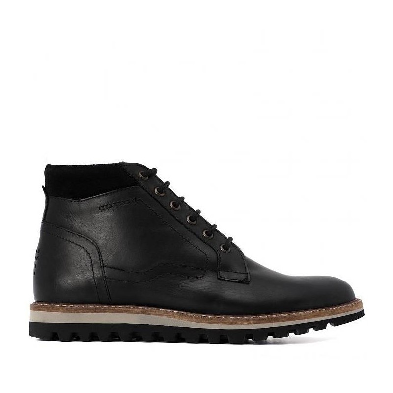 Moški visoki čevlji TBS HOLMENN združujejo vrhunsko eleganco s trpežnostjo. Izdelani iz kakovostnega usnja, ti čevlji ponujajo izjemno udobje in slog. Njihov gumijast podplat zagotavlja dober oprijem in stabilnost.