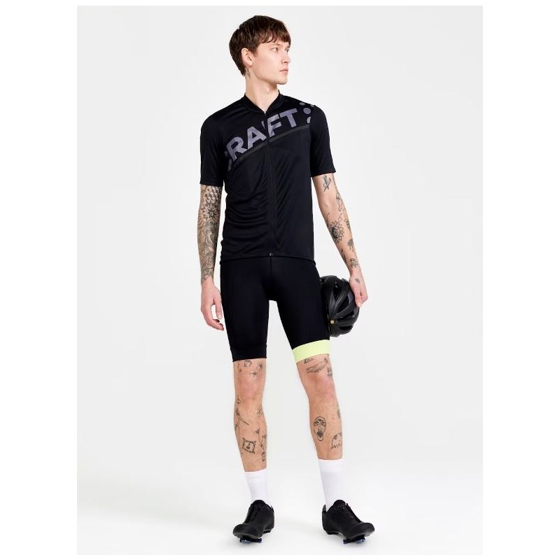 The men's cycling jersey CRAFT CORE ENDUR LOGO JERSEY is a soft and stretchy short-sleeved cycling jersey made from recycled polyester that wicks moisture away excellently. It features a full front zipper, three back pockets, and a double-hemmed band.