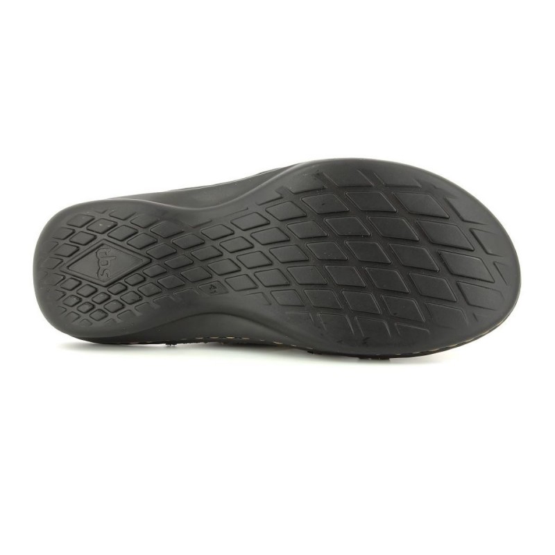 Moški natikači TBS BENAIX združujejo udobje in stil na edinstven način. Njihova udobna zasnova omogoča prijetno nošenje, medtem ko se lepo prilagajajo nogi, zagotavljajo stabilnost in podporo.