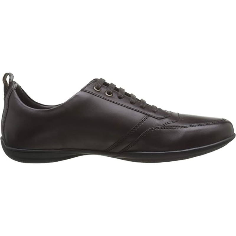 Moški čevlji TBS TANSLEY so sinonim udobja in elegance. Izdelani iz visokokakovostnega usnja, ti čevlji združujejo klasičen stil s sodobno udobnostjo. Ne glede na to, ali gre za poslovno srečanje ali družaben večer.