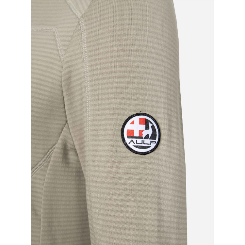 Lahek moški midlayer AULP Tobey Light v kaki barvi nudi toploto, zračnost in udobje za pohodništvo, šport in prosti čas. Odlična izbira za vse sezone.