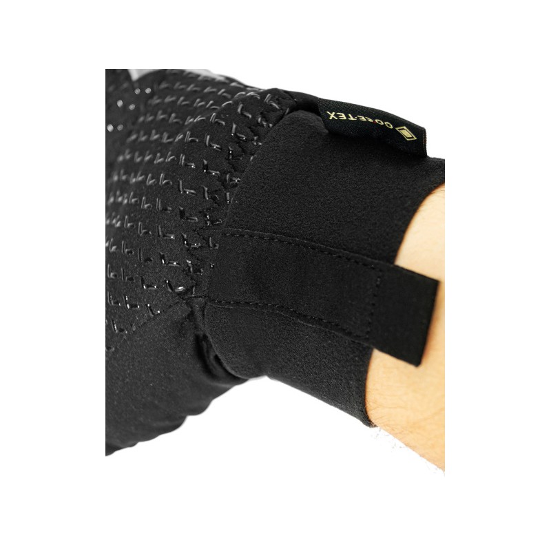 Te rokavice so zasnovane za udobje in zaščito pred vremenskimi vplivi ter omogočajo uporabo na zaslonih na dotik, kar jih naredi idealne za dejavnosti na prostem v hladnih in mokrih razmerah.