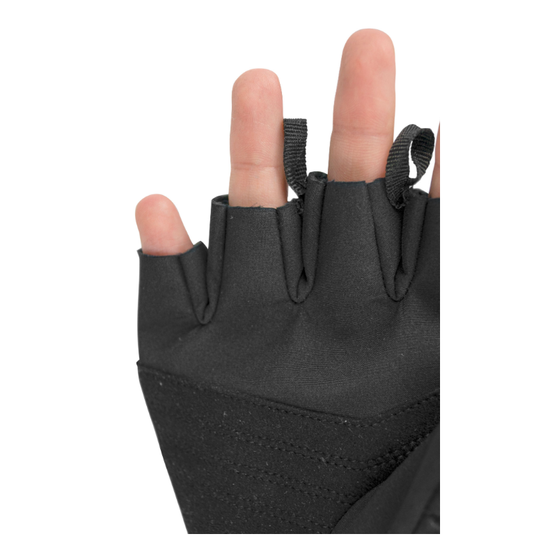 Rokavice REUSCH DEXX Convertible so zasnovane za vse, ki iščejo popolno kombinacijo udobja, zaščite in vsestranskosti na smučanju ali drugih zimskih športih. Inovativna Convertible konstrukcija omogoča preprosto pretvorbo iz prstnih rokavic v mitten.