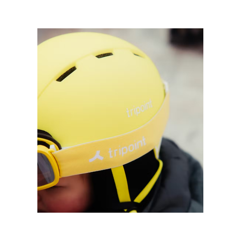 Otroško smučarska čelado TRIPOINT 204 Constance Free Ride –vrhunsko čelado, zasnovano posebej za mlade smučarje in zagotavlja izjemno varnost in udobje med njihovimi zimskimi dogodivščinami.