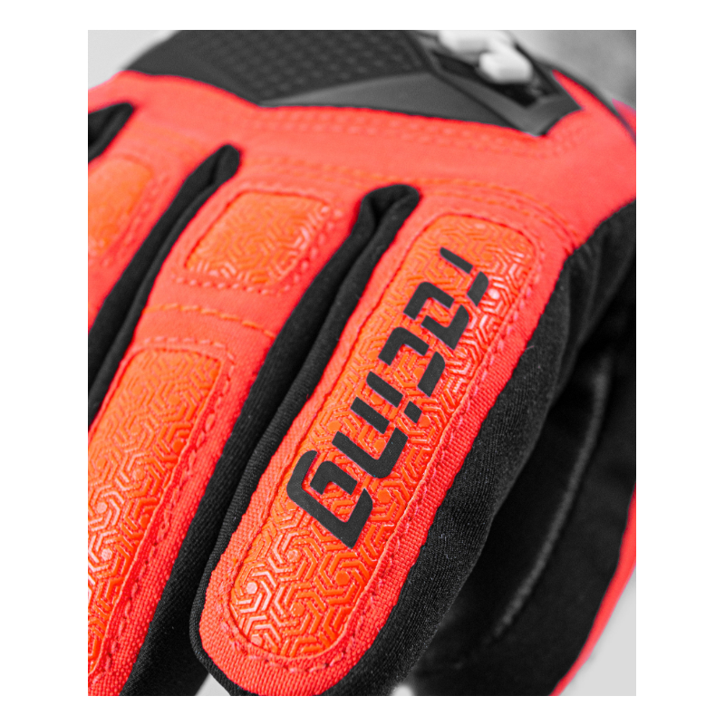 Odkrijte otroške smučarske rokavice Reusch Worldcup Warrior R-TEX® – vodoodporne, tople in izjemno trpežne rokavice za mlade smučarje. Kupite zdaj v AS Sport Outlet in poskrbite za brezskrbno zimsko zabavo!