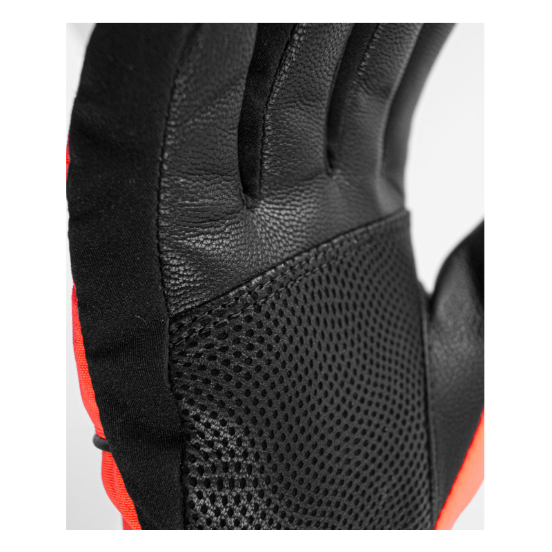 Odkrijte otroške smučarske rokavice Reusch Worldcup Warrior R-TEX® – vodoodporne, tople in izjemno trpežne rokavice za mlade smučarje. Kupite zdaj v AS Sport Outlet in poskrbite za brezskrbno zimsko zabavo!