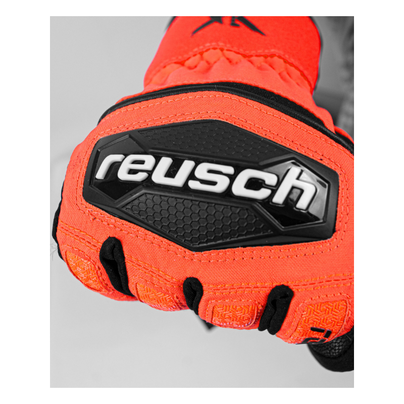 Odkrijte otroške smučarske rokavice Reusch Worldcup Warrior R-TEX® – vodoodporne, tople in izjemno trpežne rokavice za mlade smučarje. Kupite zdaj v AS Sport Outlet in poskrbite za brezskrbno zimsko zabavo!