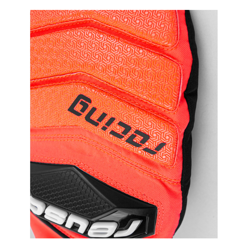 Otroške smučarske rokavice Reusch Worldcup Warrior R-TEX® Mitten – vodoodporne, tople in izjemno vzdržljive rokavice s kozjim usnjem in tekmovalnim dizajnom. Idealne za mlade smučarske talente. Na voljo v AS Sport Outlet!