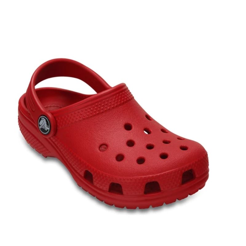Otroški natikači CROCS Classic Kids Clog K 206991 v prepoznavnem klasičnem dizajnu. Izjemno lahki in udobni čevlji iz materiala Croslite™, z zračnimi odprtinami za boljše prezračevanje ter vrtljivim paščkom za varno prileganje. Idealni za vsakodnevno nošenje, igro na prostem ali ob morju. Možnost personalizacije z Jibbitz™ dodatki.