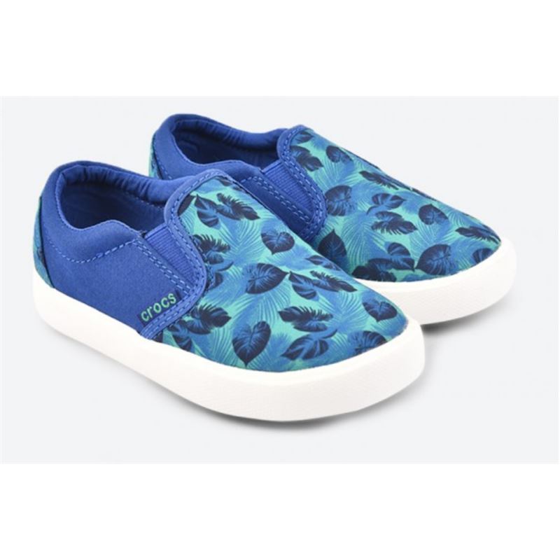 Lahki in udobni Crocs Citilane Slip-On – otroški slip-on čevlji z modernim, športno-elegantnim videzom, ki omogočajo hitro obuvanje brez vezalk. Croslite™ podplat poskrbi za mehko blaženje in celodnevno udobje, zato so odlični za šolo, vrtec in vsakodnevno uporabo.