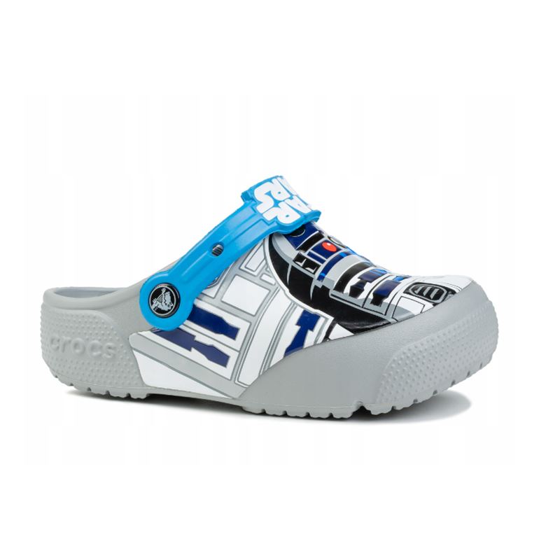 Zabavni in izjemno udobni Crocs Fun Lab Lights R2-D2 – otroški natikači z motivom R2-D2 in vgrajenimi LED lučkami, ki zasvetijo pri vsakem koraku. Igriv dizajn iz Star Wars™ kolekcije, Croslite™ udobje in lahkotnost naredijo te Crocse popolne za igro, vrtec in vsakodnevne dogodivščine.
