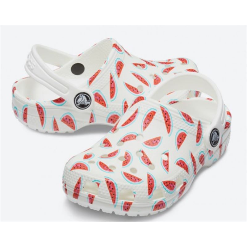Igrivi in udobni Crocs Classic Seasonal Graphic Clog za otroke – lahki natikači s prepoznavnim Crocs udobjem in barvitimi sezonskimi vzorci, ki dodajo zabaven, otroški videz. Idealni za igro, vrtec in brezskrbne poletne dni.