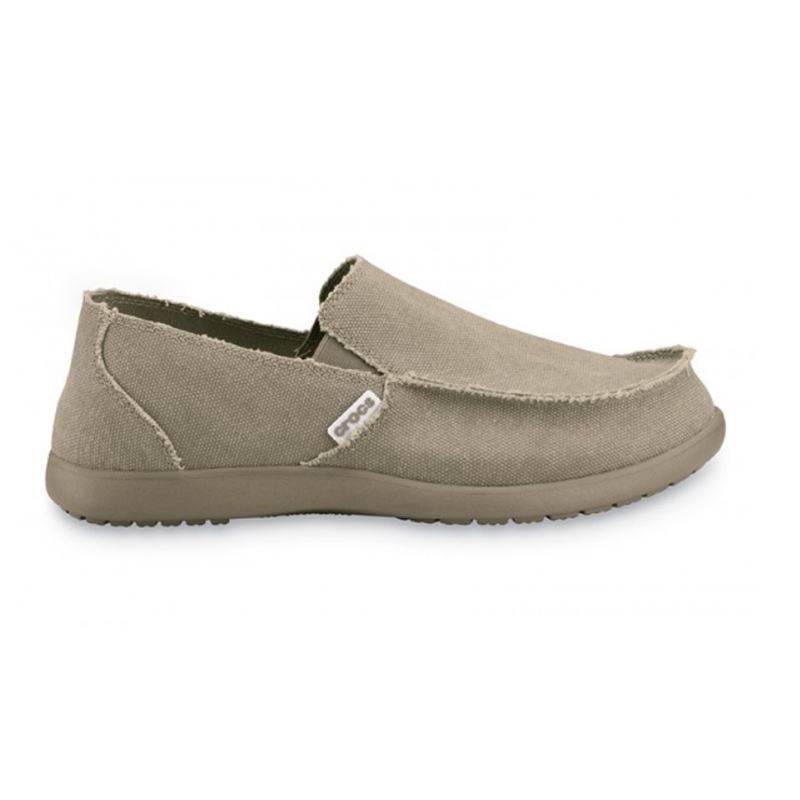 Crocs Santa Cruz Mens 10128 so udobni moški loafer natikači, ki združujejo sproščen casual videz in prepoznavno Crocs udobje. Izdelani z zgornjim delom iz tekstila in Croslite™ podplatom zagotavljajo lahkotnost, mehko blaženje in celodnevno udobje.