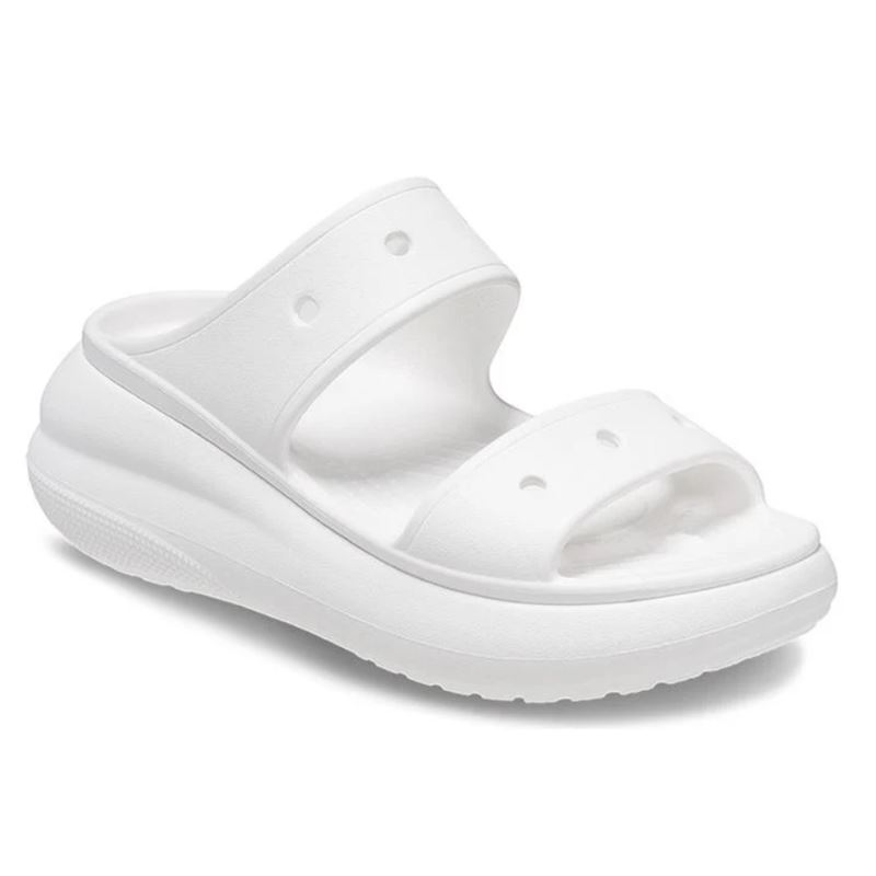 Crocs Classic Crush Sandal 207670 so modni sandali s platform podplatom, ki združujejo drzen dizajn in prepoznavno Crocs udobje. Izdelani iz Croslite™ materiala zagotavljajo lahkotnost, mehko blaženje in vodoodpornost, višji podplat pa poskrbi za trendovski videz in dodatno višino.