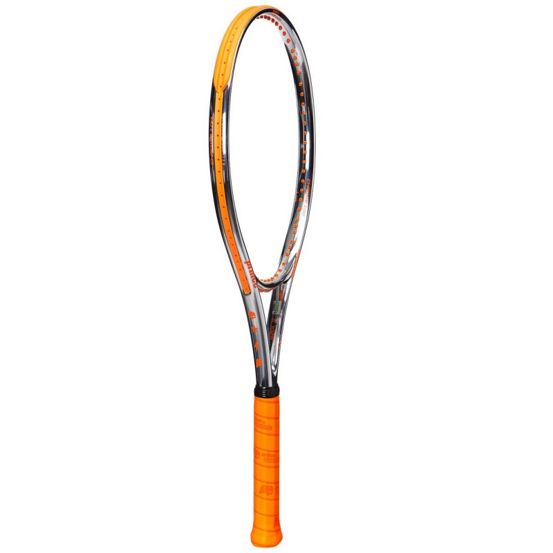 Chrome 100 280g is an excellent choice for intermediate players who want to play aggressive tennis. The racket enhances performance on serves while providing a high dose of control.